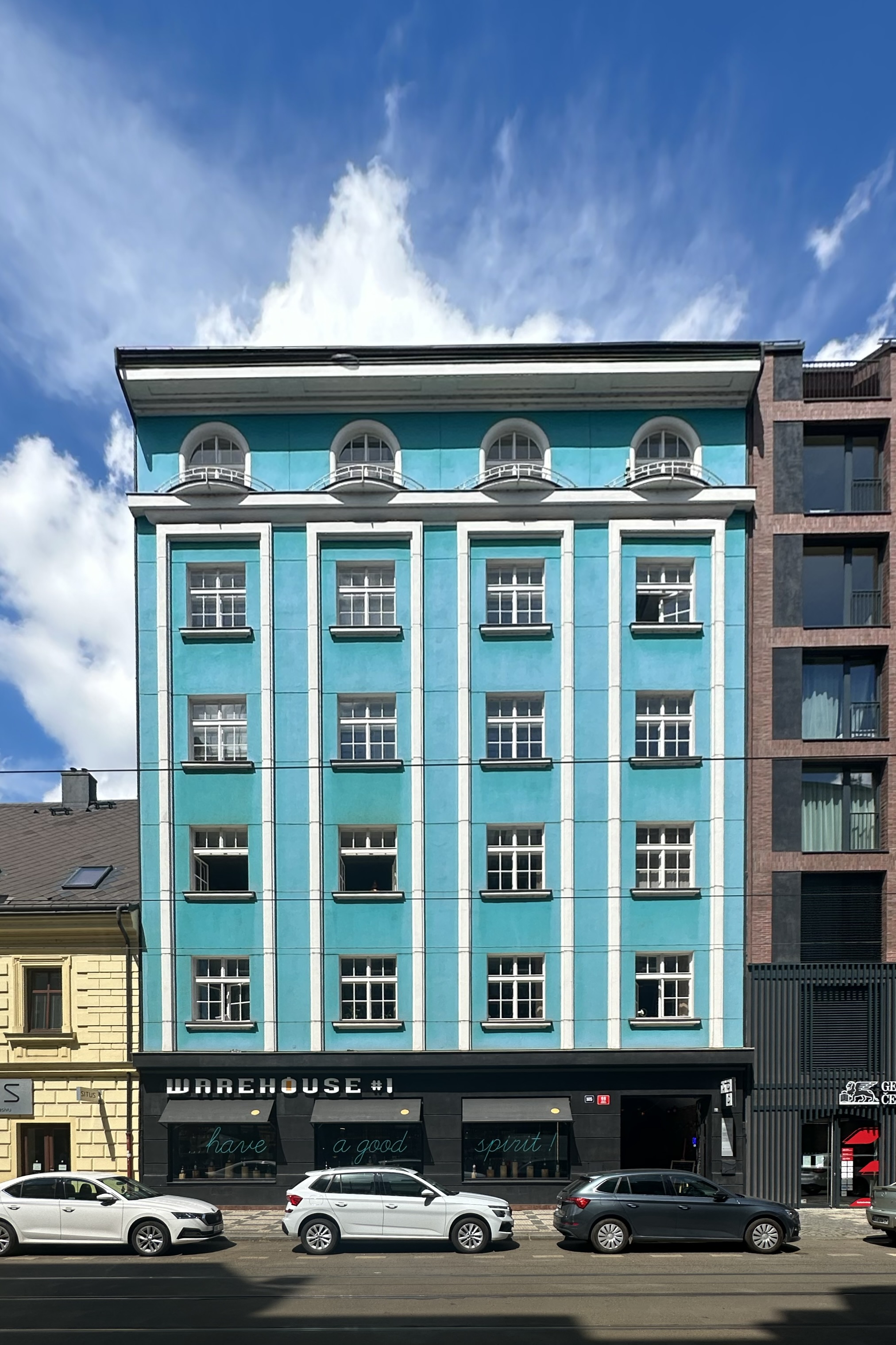 Same warehouse corrected by Meydn — walls perfectly vertical